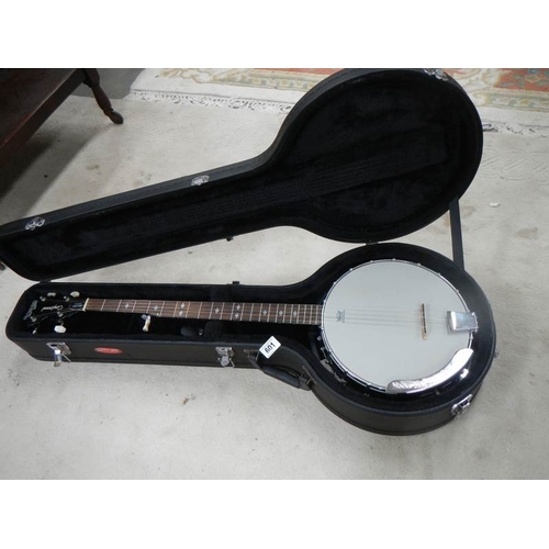 601 - A Union Series TB18DLX-G 5 string banjo, made by Tanglewood.