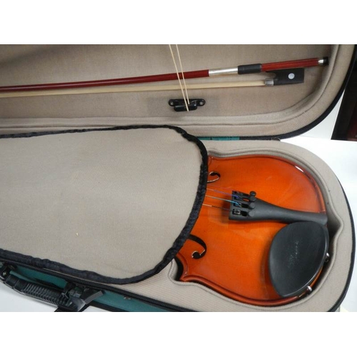 606 - A cased Antoni violin, in perfect condition.