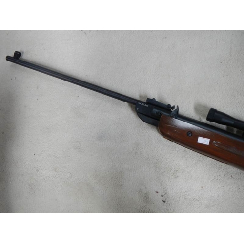 667 - An air rifle with sight SMK - Sports Marketing Model STB2K.