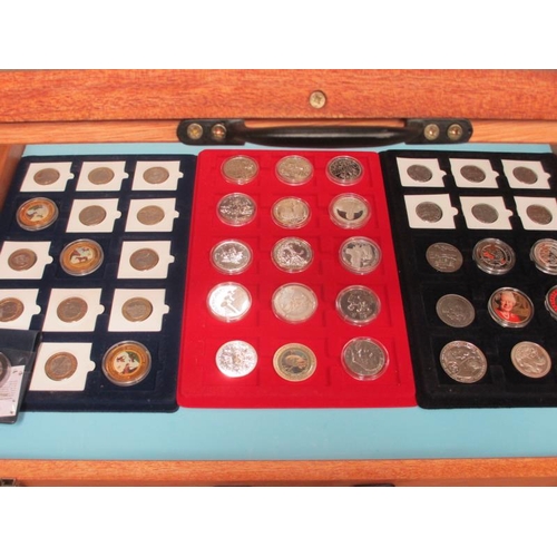 635 - A jewellery display case containing various commemorative coins including crowns, 50p, £2 and £5 (th... 