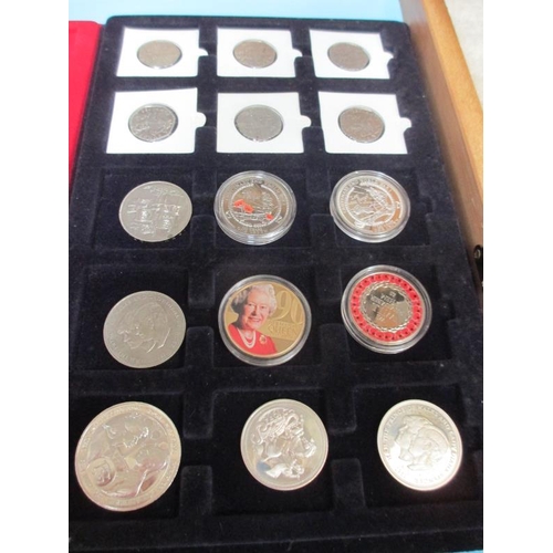 635 - A jewellery display case containing various commemorative coins including crowns, 50p, £2 and £5 (th... 