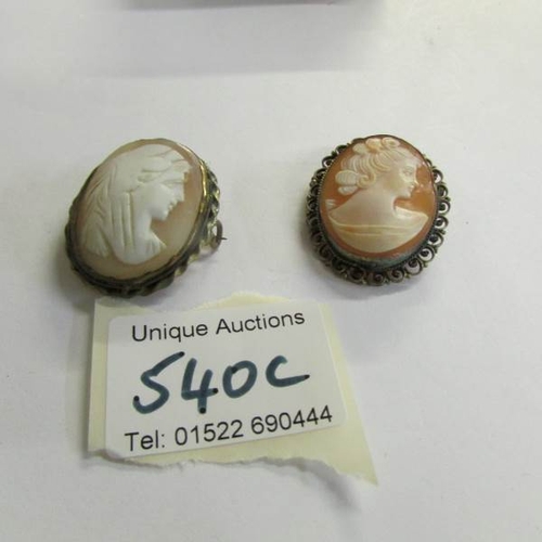 540C - 2 cameo brooches of female profiles.