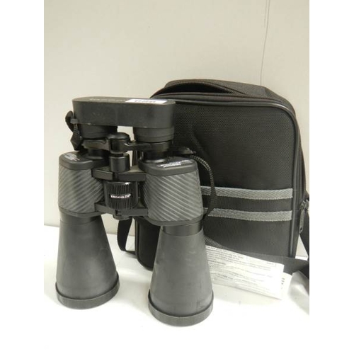 686 - A good pair of Tasco 15 x 60 x 63 zoom binoculars.