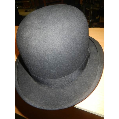 2105 - A good quality Christy's London bowler hat, approximate size 6''.