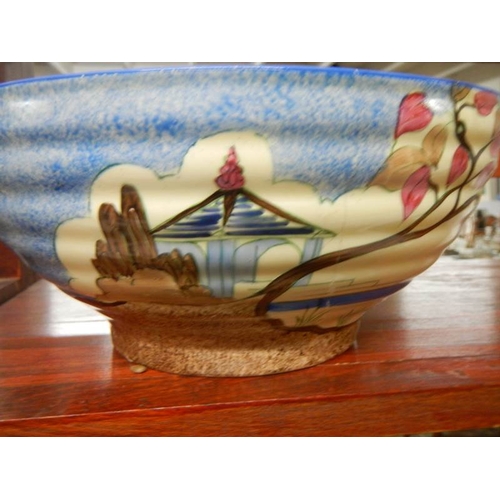 2186 - A Clarice Cliff Bizarre bowl, a/f.