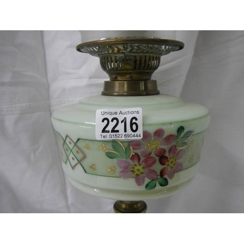 2216 - A Victorian oil lamp in good condition.