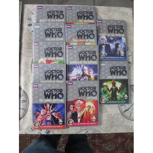 2243 - 65 classic Dr Who DVDs all as new. A Dr. Who complete first series (box a/f). A boxed series 1-7 (mi... 