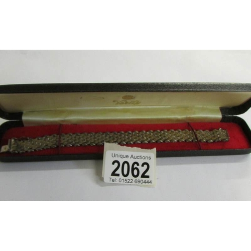 Lot 2062      