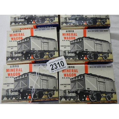 2310 - 8 boxed Airfix mineral wagons.