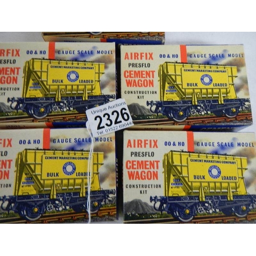 2326 - 5 Airfix Presflo cement wagons.