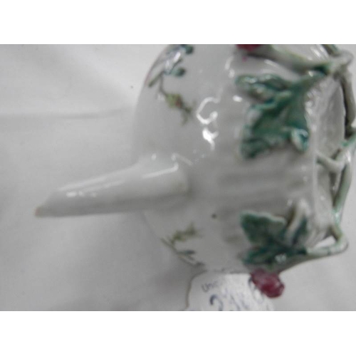 2366 - An 18th century Chinese teapot, missing lid and a/f.