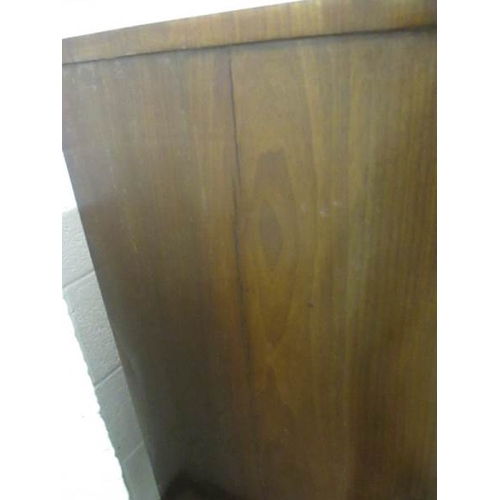 2400 - A Victorian mahogany 2 over 3 chest of drawers.