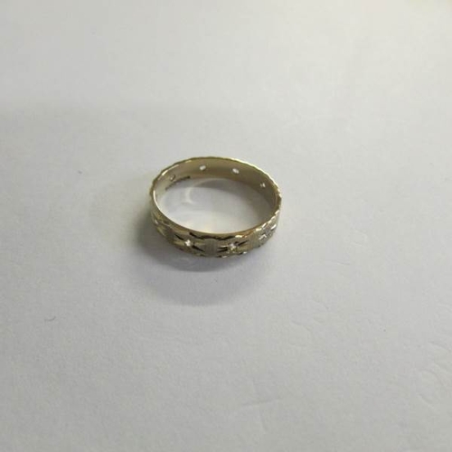 2463 - A 9ct gold hall marked ring, stone set, Birmingham 1978, size M.