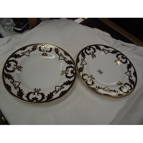 286 - 2 Royal Crown Derby cabinet plates