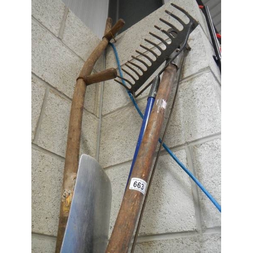 663 - A quantity of garden tools.