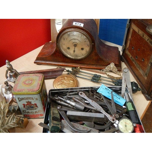 673 - A mixed lot of mantel clocks.