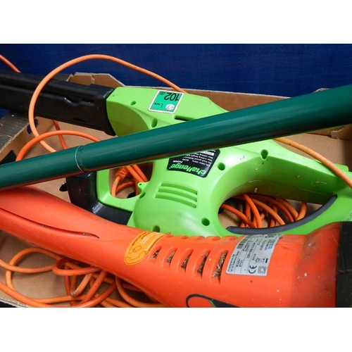 728 - A quantity of garden tools, strimmer, hedge cutter, chain saw etc.,