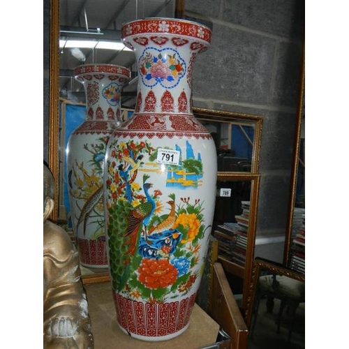 791 - A large Chinese vase.