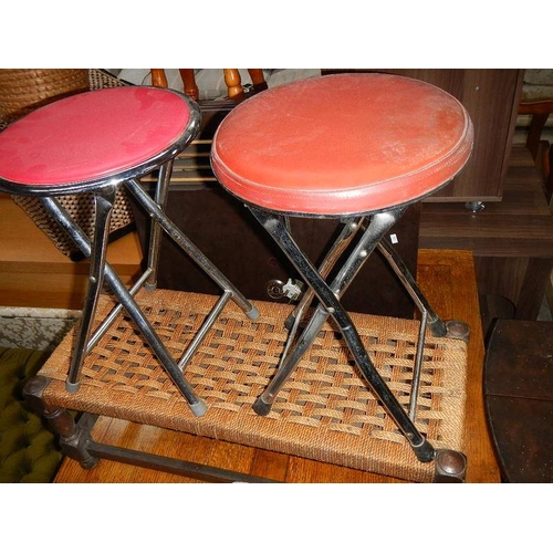 959 - A rush double stool and 2 retro stools.