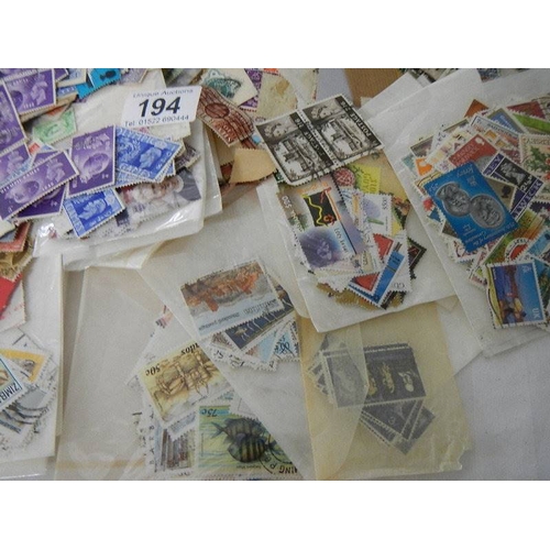 194 - A large quantity of loose stamps.