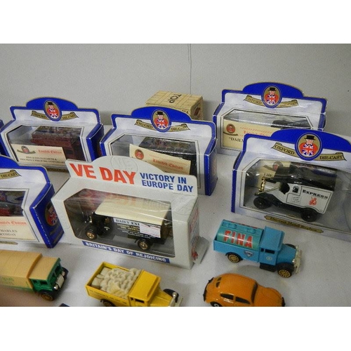 196 - A mixed lot of Oxford and other die cast models.