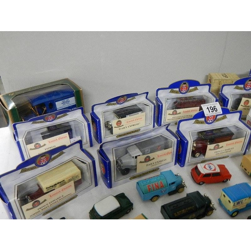 196 - A mixed lot of Oxford and other die cast models.