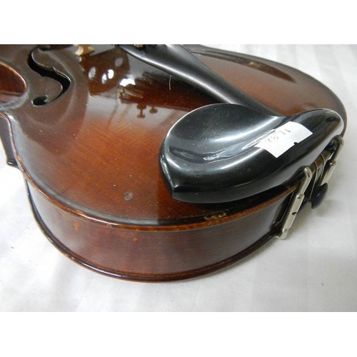 199 - A mid 20th century cased violin with bow - A copy of Jacobus Steiner.