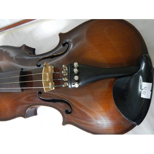 199 - A mid 20th century cased violin with bow - A copy of Jacobus Steiner.