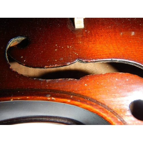 199 - A mid 20th century cased violin with bow - A copy of Jacobus Steiner.