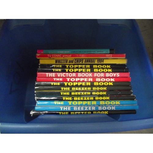 305 - A box of children's annuals and a box of Viz annuals.