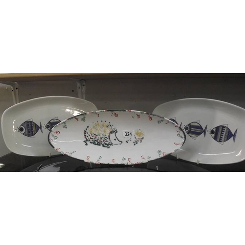 324 - 3 decorative fish plates.