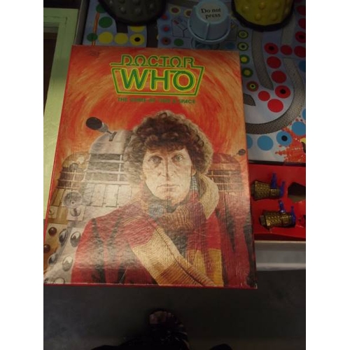 327 - A classic Doctor Who board game (missing lid), a Dalek and one other Doctor Who game.