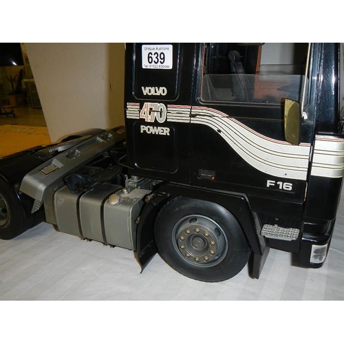 639 - A Pocher 1/8 scale Volvo F16 Intercooler Globetrotter lorry.