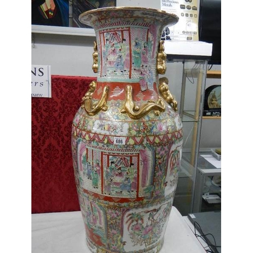 686 - A tall pair of 20th century Chinese vases, 95 cm tall.