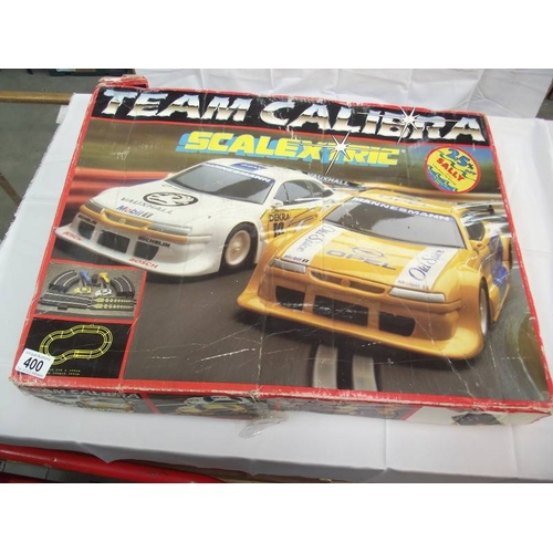 400 - A scalextric team Calibra racing set