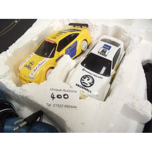 400 - A scalextric team Calibra racing set