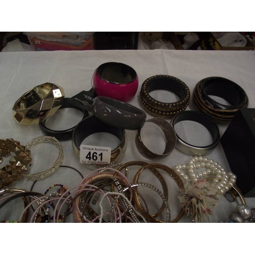 461 - A quantity of bracelets and bangles