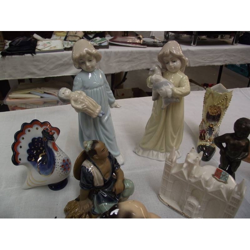 463 - A mixed lot of figures and other trinkets, including Goebel cats (1a/f) etc.