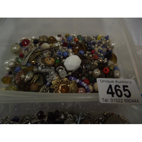 465 - A quantity of assorted chain links, loose beads etc