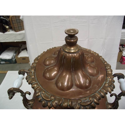 540 - A Victorian copper samovar urn.