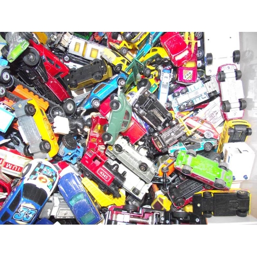 546 - A large box of loose die cast including Matchbox, Corgi, Dinky, Majestic etc.,