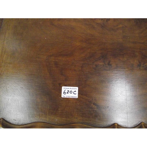 620C - A 1930's table on Queen Anne legs