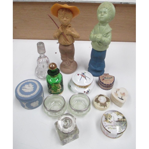 443 - A mixed lot of scent bottles and trinket pots