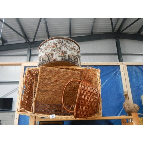 17 - A quantity of wicker items.