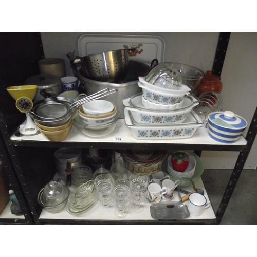 352 - 2 shelves of kitchenware including Pyrex