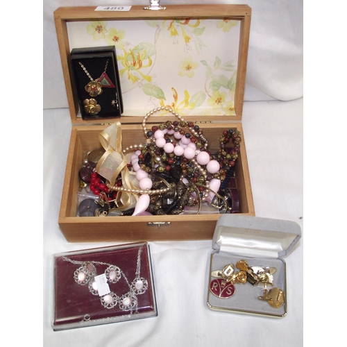 480 - A jewellery box and contents