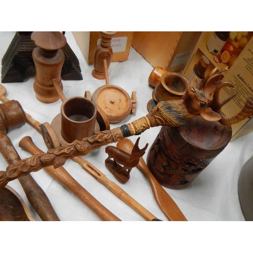 100 - A mixed lot of wooden items including 2 gavels.