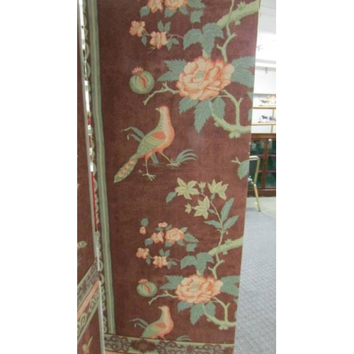 1389 - A 4 fold screen depicting exotic birds.