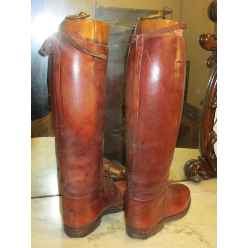 1597 - A fine pair of German WWII riding boots with wooden strengtheners