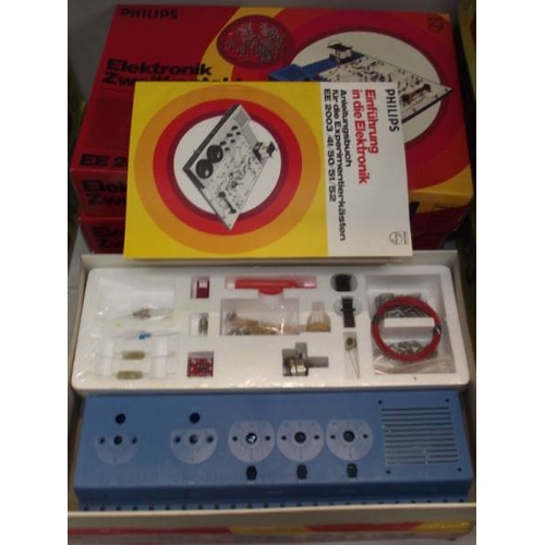151 - 4  German Philips electronic kits, EE2041, some components may be missing, being sold as seen. Colle... 